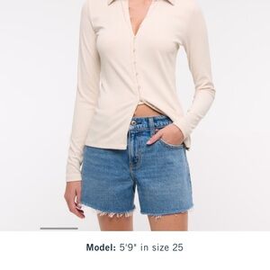 Abercrombie & Fitch Women's Mid Rise A-Line
Shorts 28